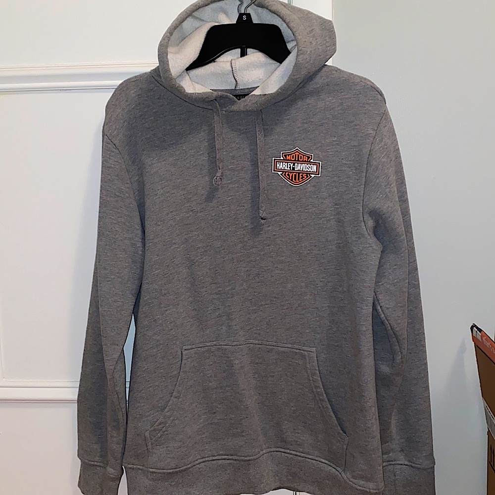 Men’s medium Harley Davidson sweater